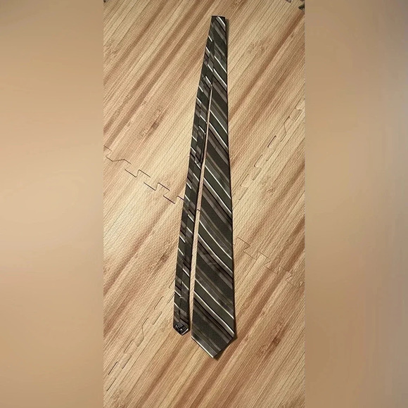 Pronto Uomo 100% Silk Multi Color Diagonal Line Men's Tie - Picture 1 of 5